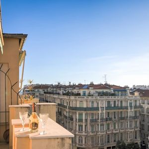 Property in Carre d'Or