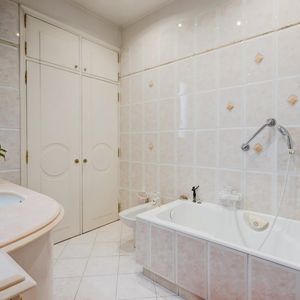 Property in Carre d'Or