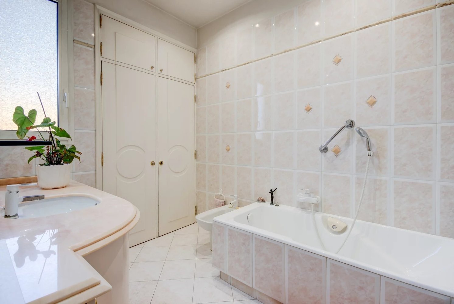 Property photo in Carre d'Or