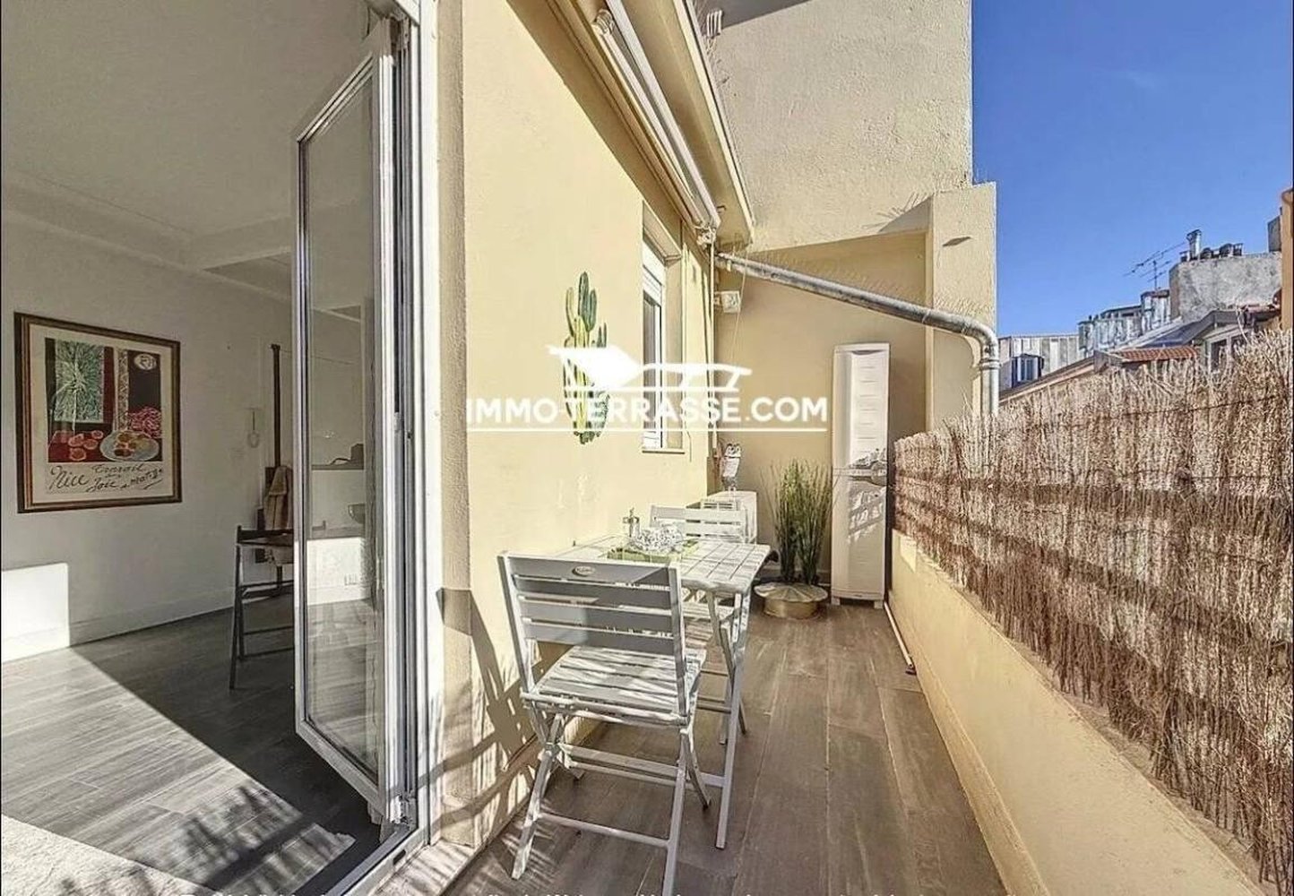 Property photo in Carre d'Or