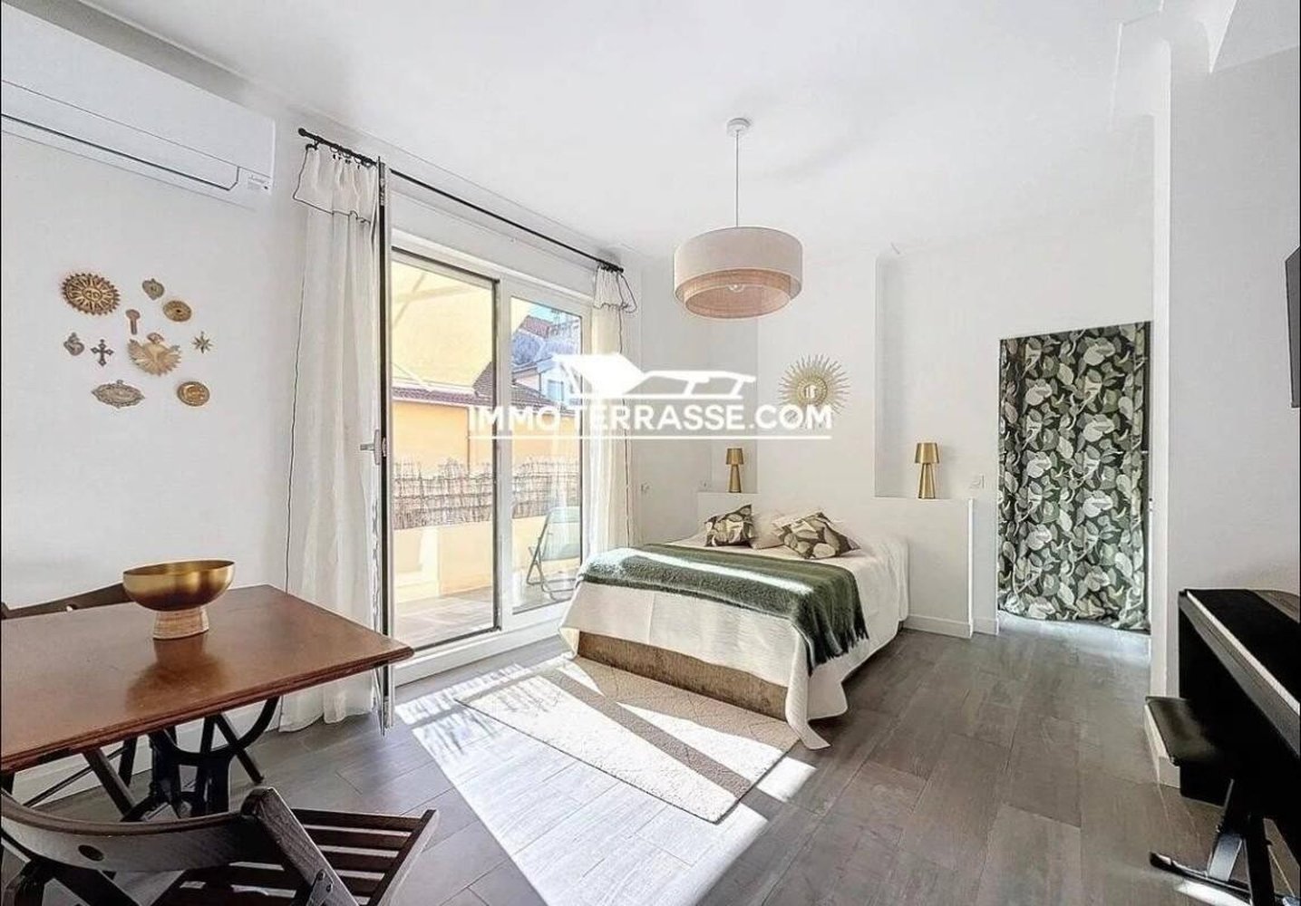 Property photo in Carre d'Or