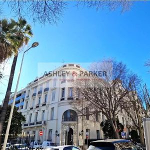 Property in Carre d'Or