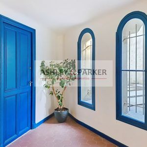 Property in Carre d'Or