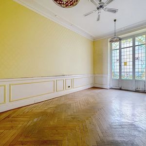 Property in Carre d'Or