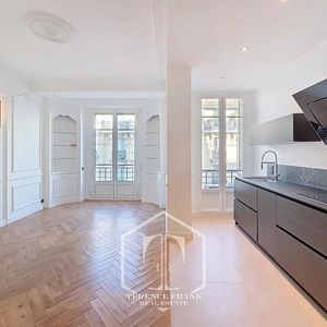 Property in Carre d'Or