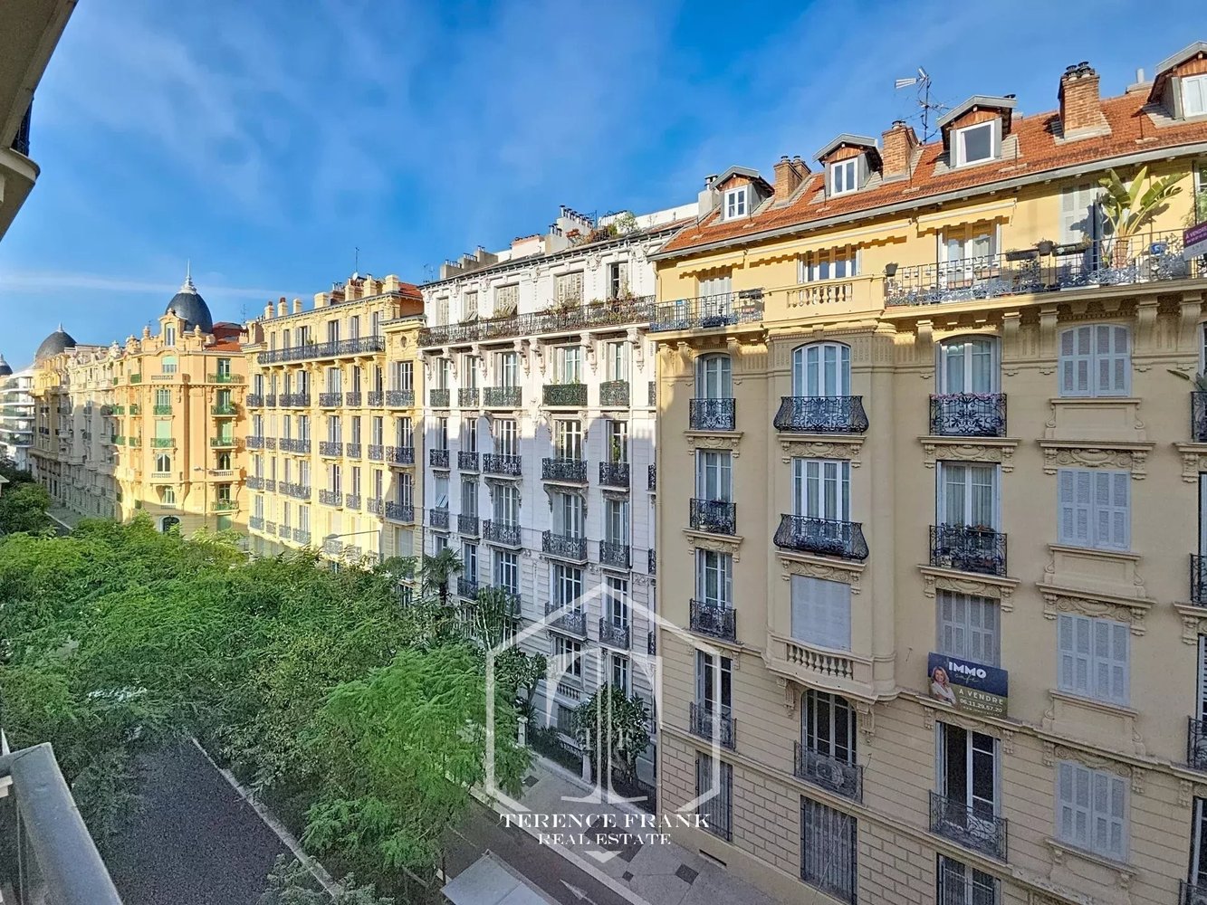 Property photo in Carre d'Or