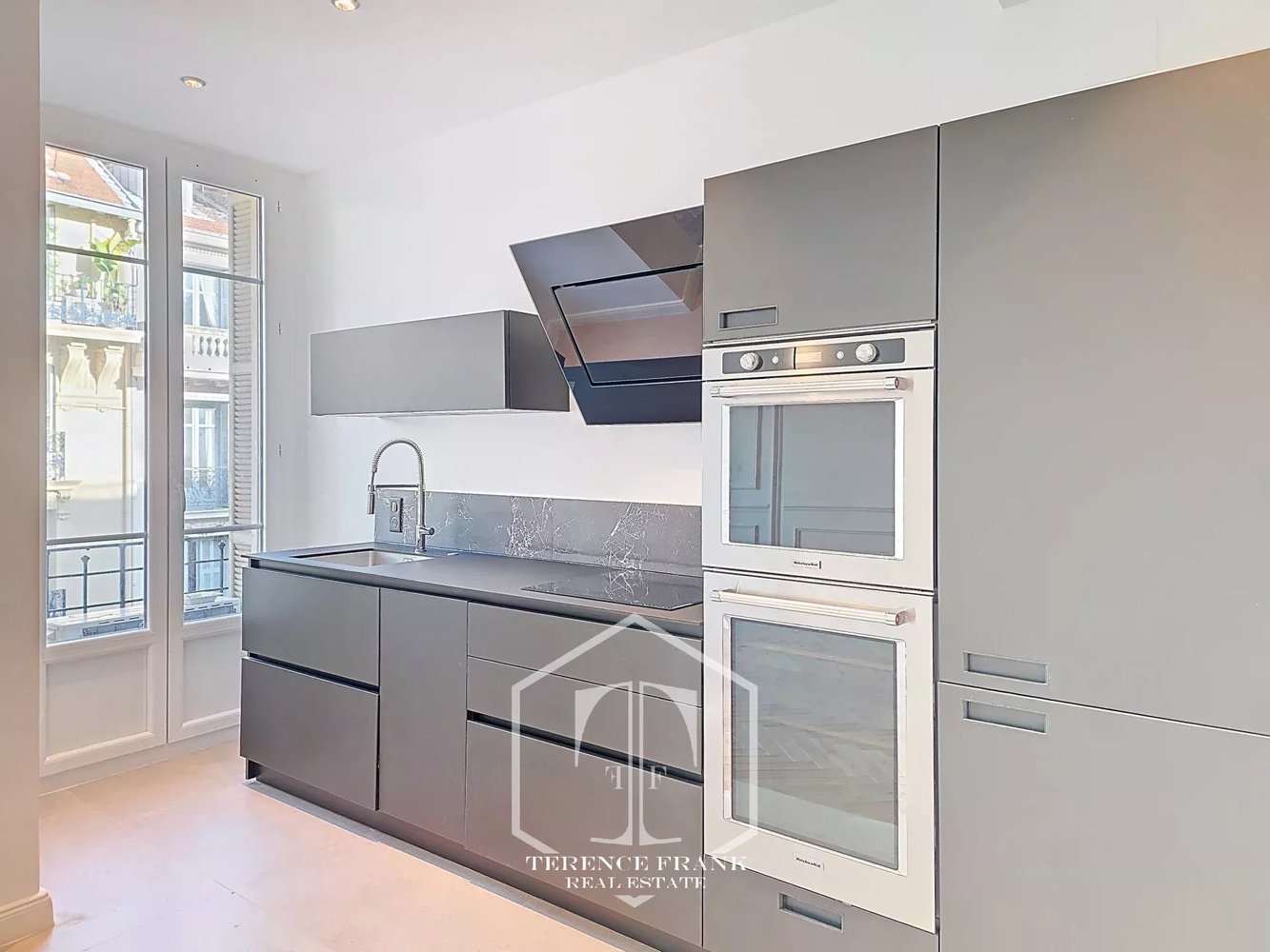 Property photo in Carre d'Or