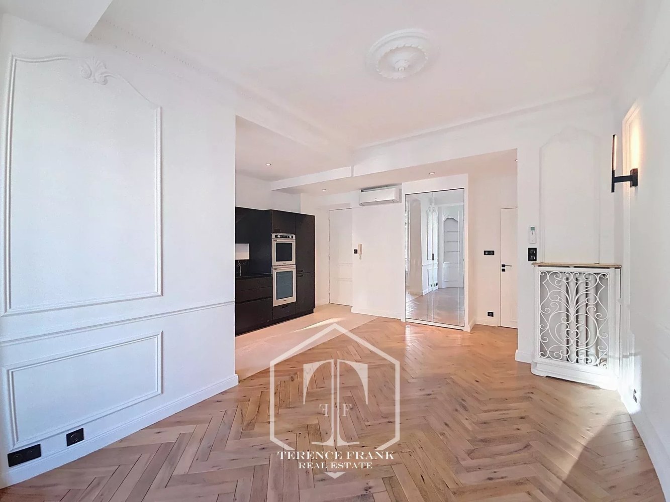 Property photo in Carre d'Or