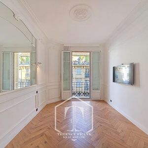 Property in Carre d'Or