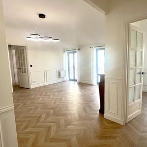 Property in Carre d'Or