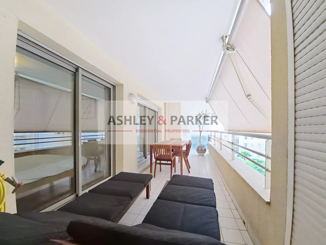 Property photo in Carre d'Or