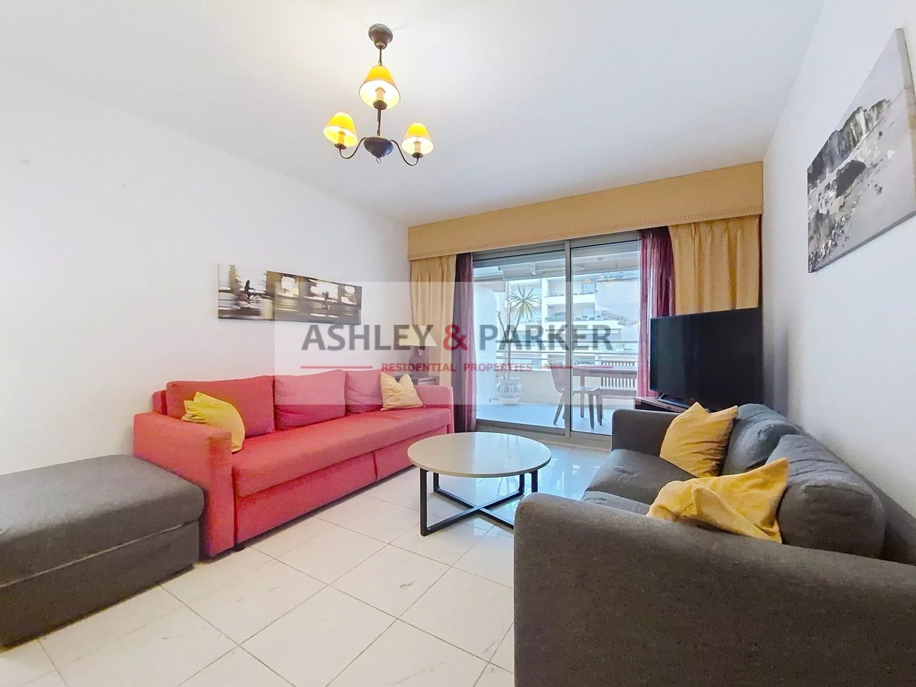 Property photo in Carre d'Or