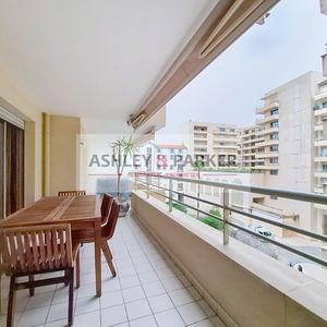 Property in Carre d'Or