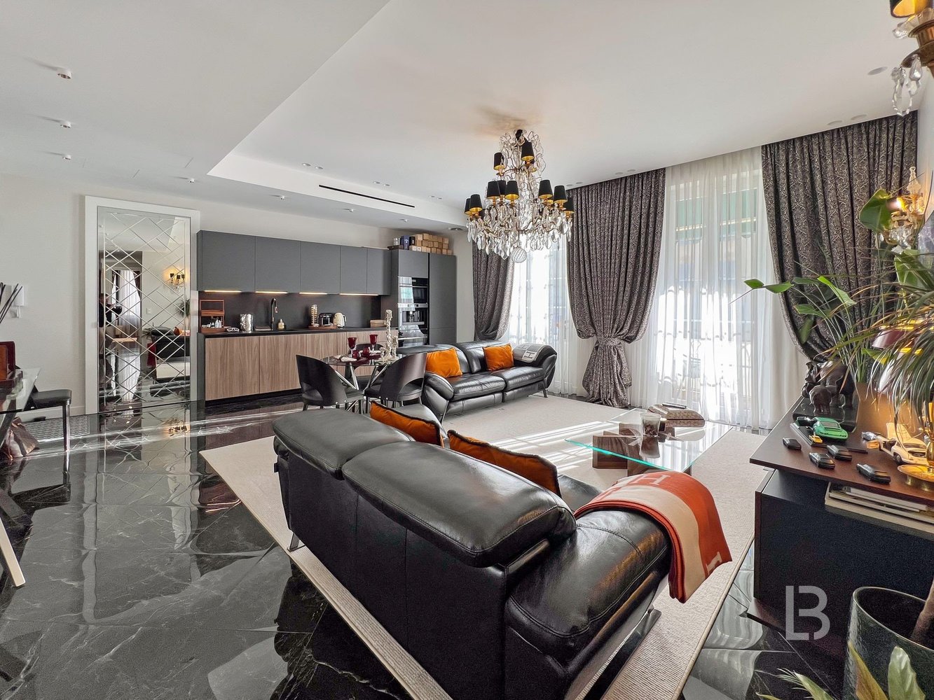 Property photo in Carre d'Or