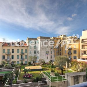 Property in Carre d'Or