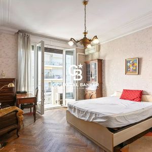 Property in Carre d'Or