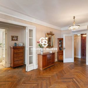 Property in Carre d'Or