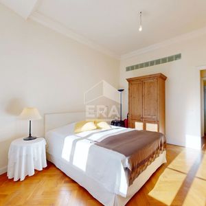 Property in Carre d'Or