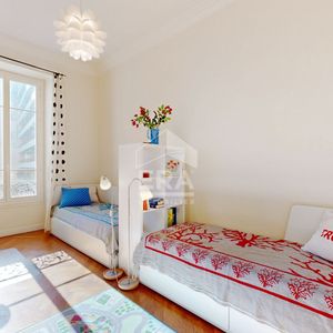 Property in Carre d'Or