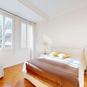 Property in Carre d'Or