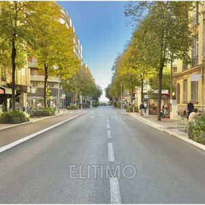 Property in Carre d'Or