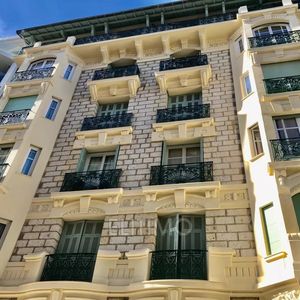 Property in Carre d'Or