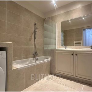 Property in Carre d'Or