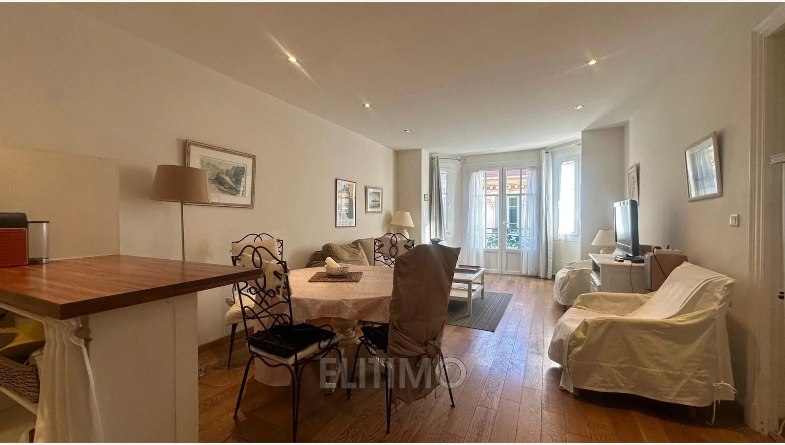 Property photo in Carre d'Or