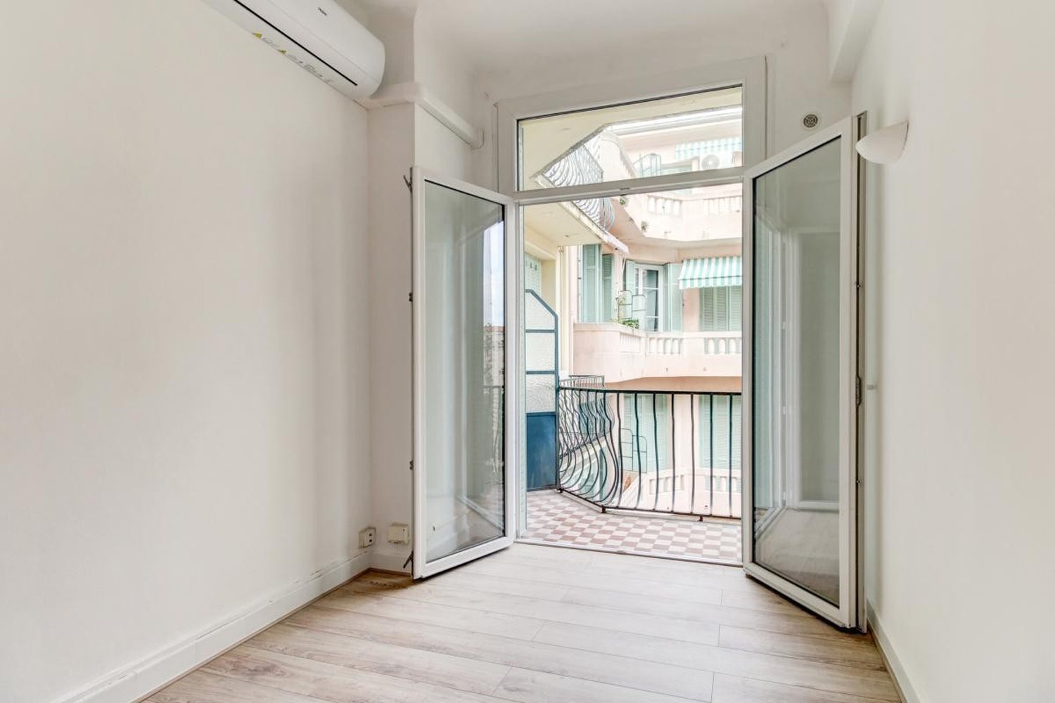 Property photo in Musicians Quarter