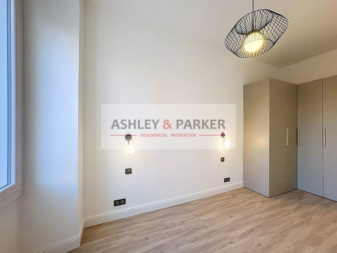 Property photo in Port