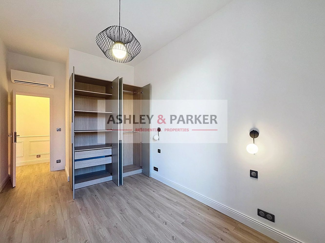 Property photo in Port