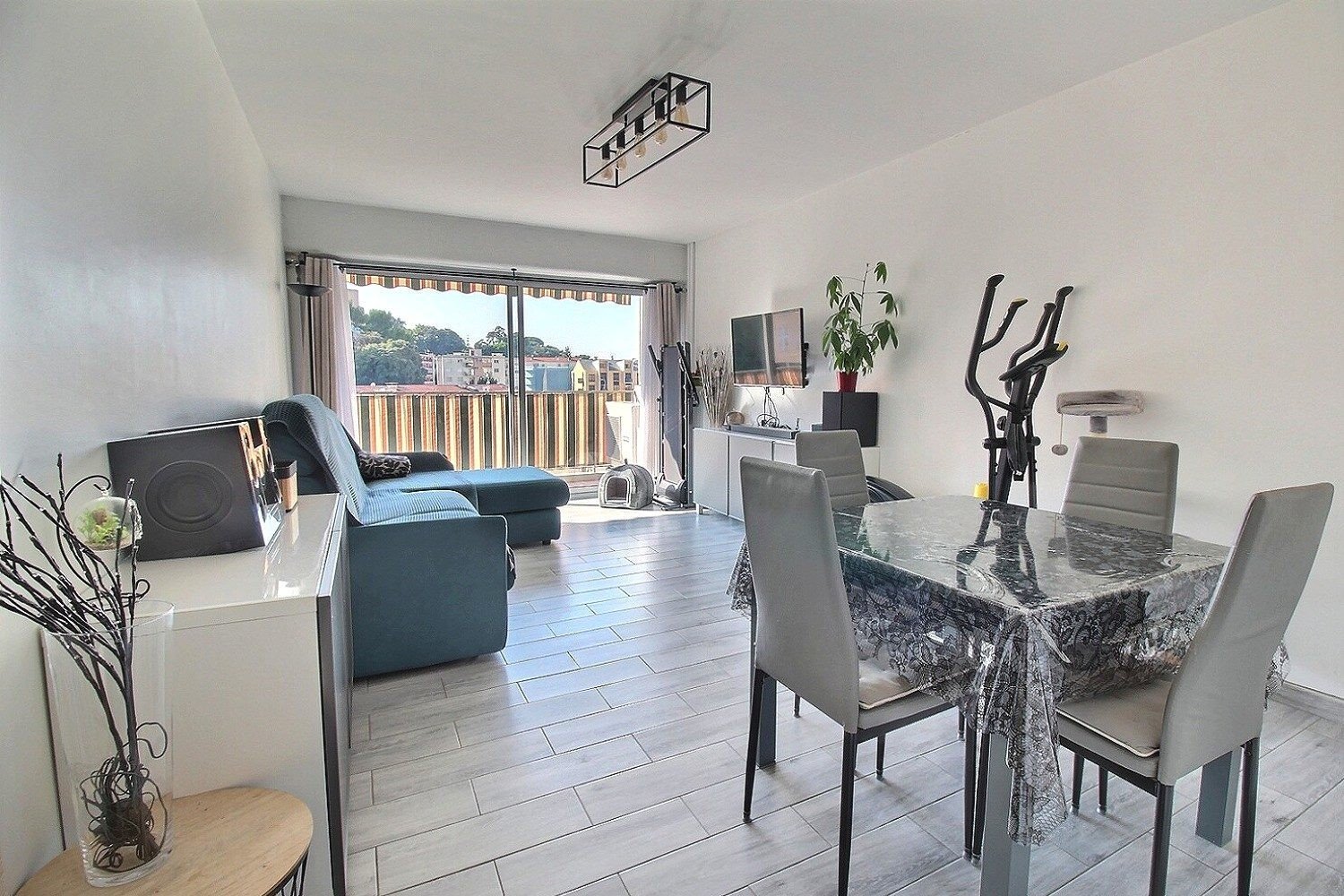 Property photo in Port