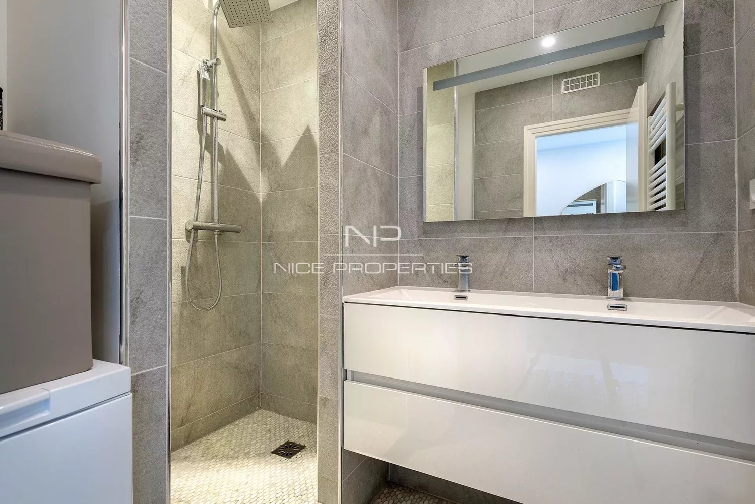 Property photo in Carre d'Or