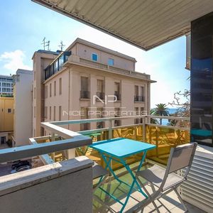 Property in Carre d'Or