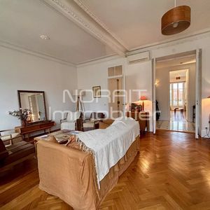 Property in Carre d'Or