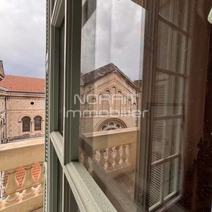 Property in Carre d'Or