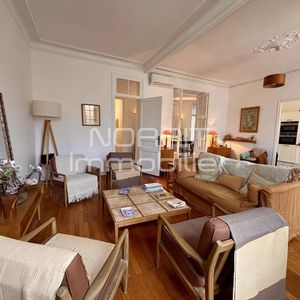 Property in Carre d'Or