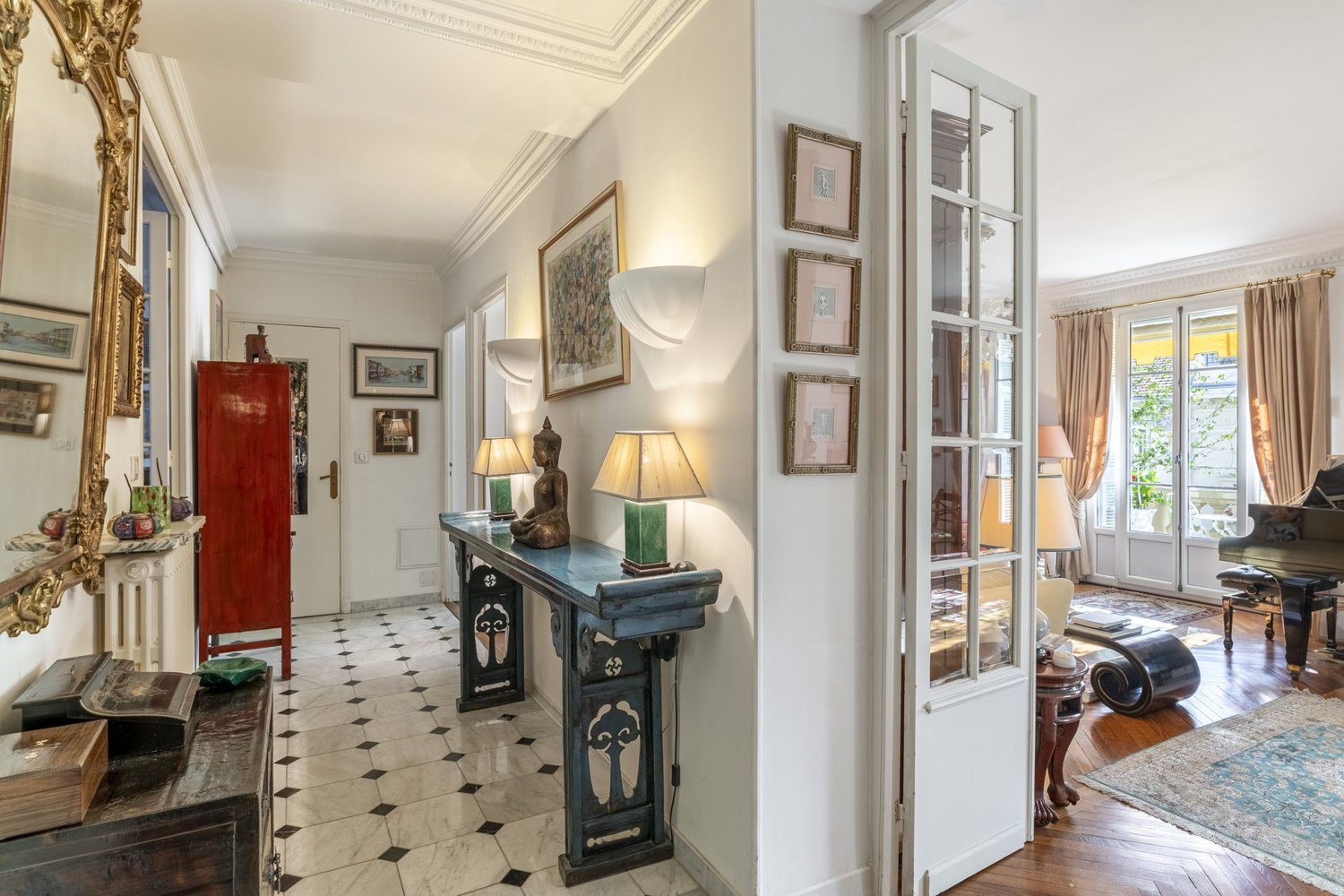 Property photo in Carre d'Or