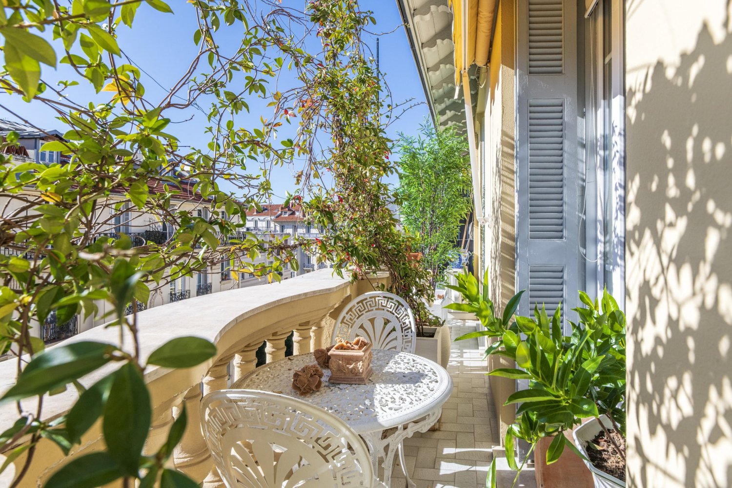 Property photo in Carre d'Or