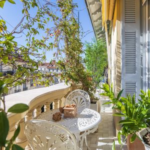 Property in Carre d'Or