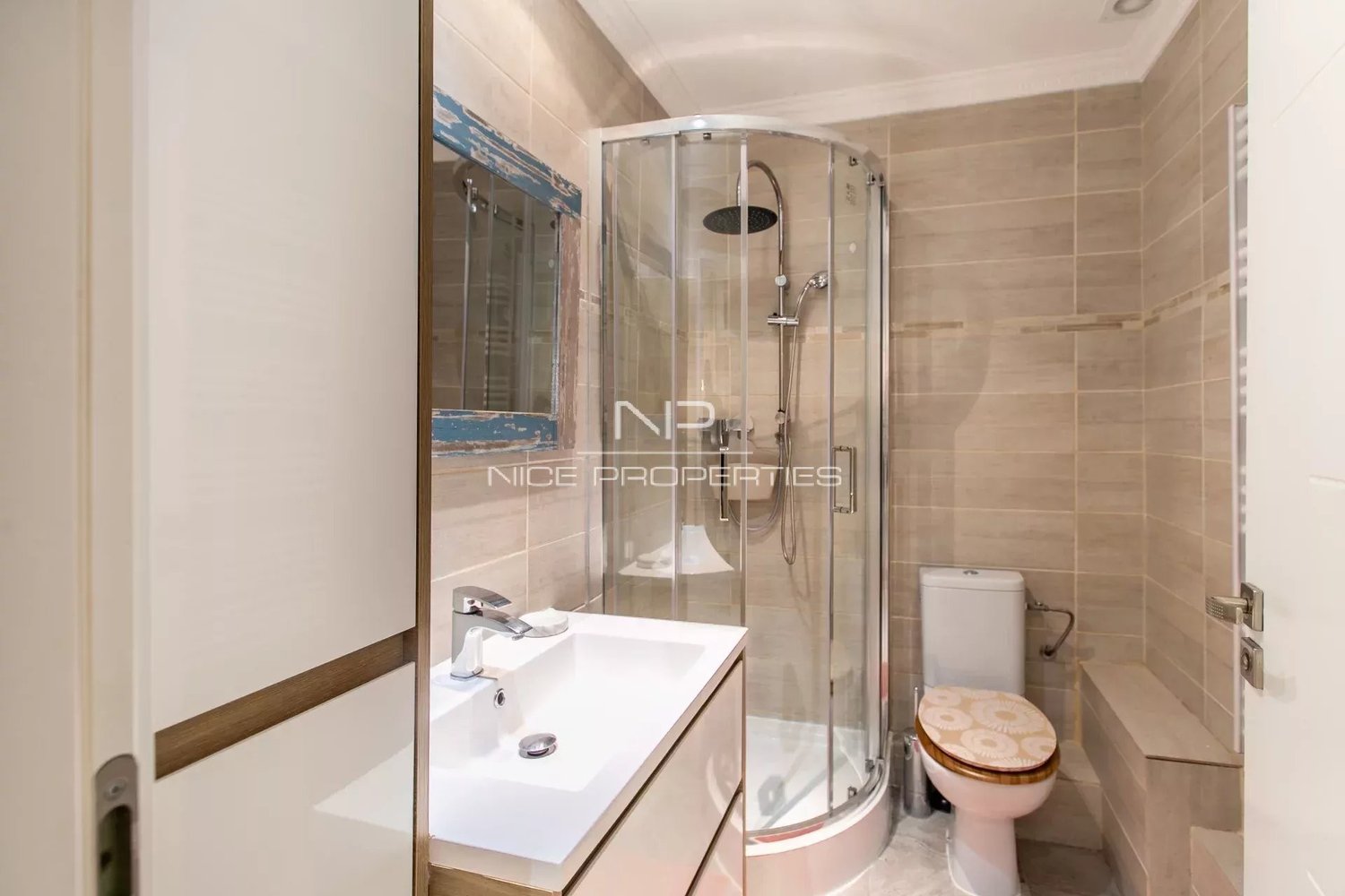 Property photo in Carre d'Or