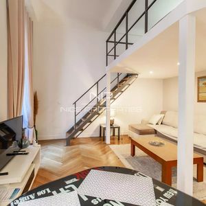 Property in Carre d'Or