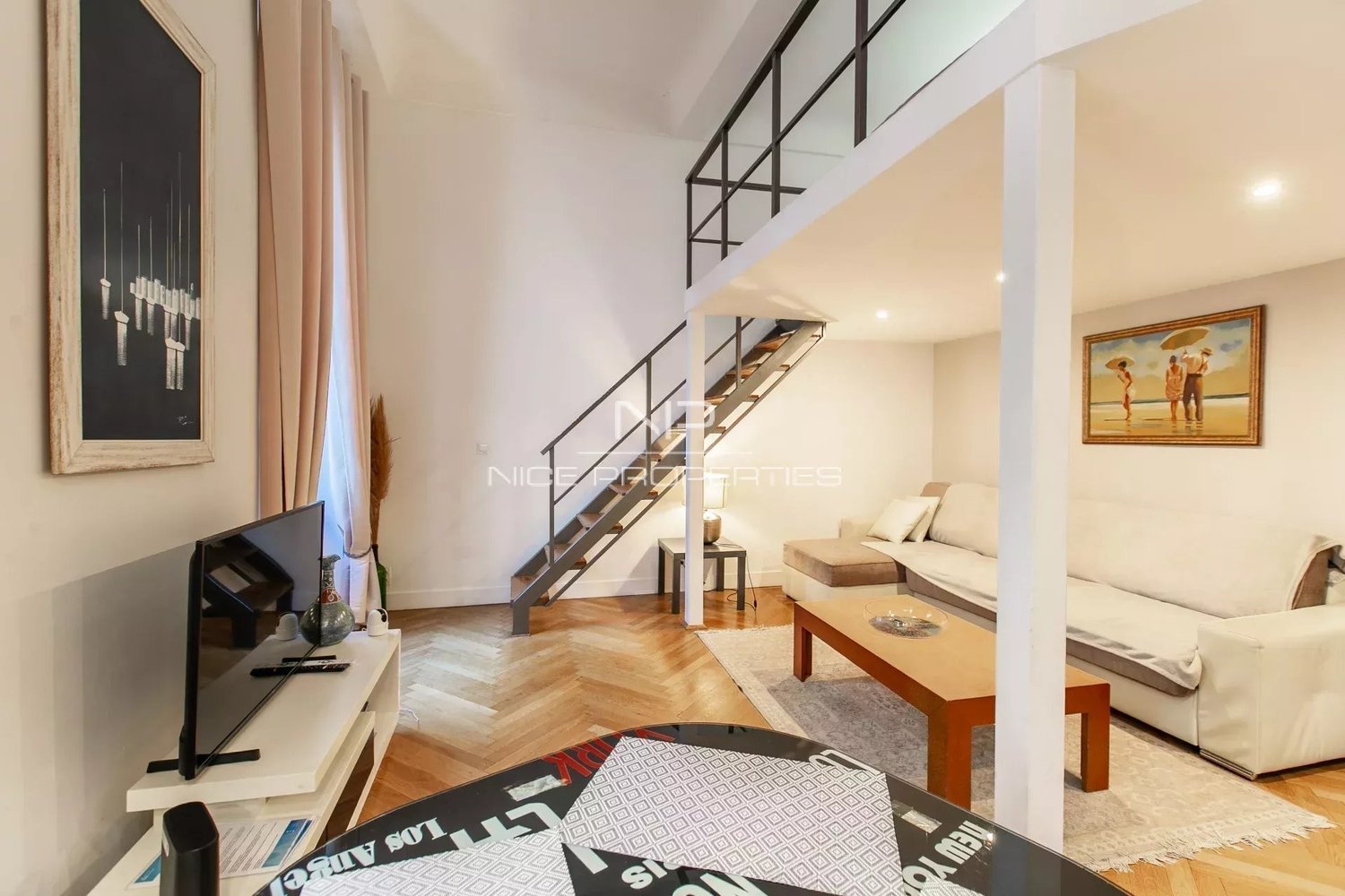 Property photo in Carre d'Or