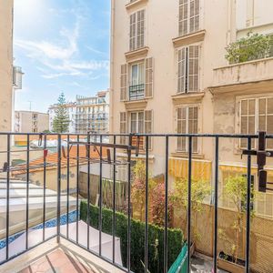 Property in Carre d'Or