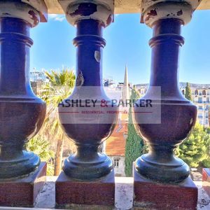 Property in Carre d'Or