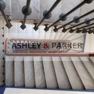 Property in Carre d'Or