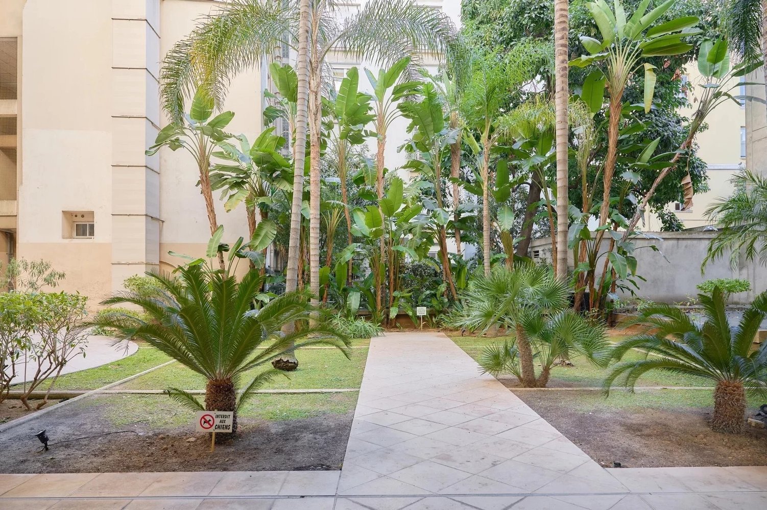 Property photo in Carre d'Or