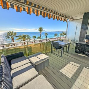 Property in Carre d'Or