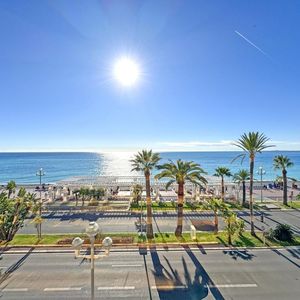 Property in Carre d'Or