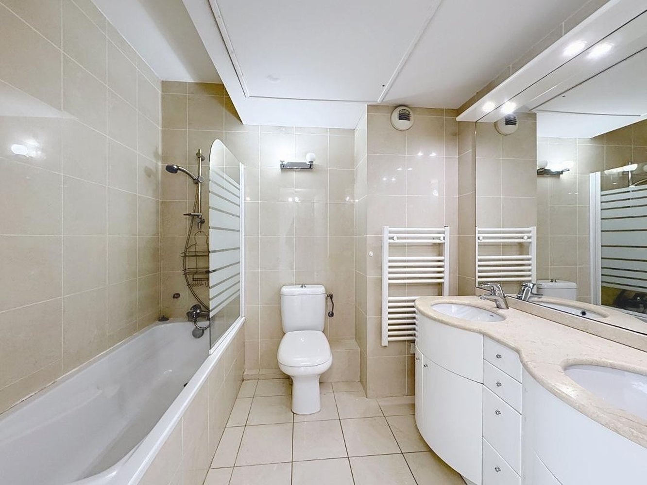 Property photo in Carre d'Or